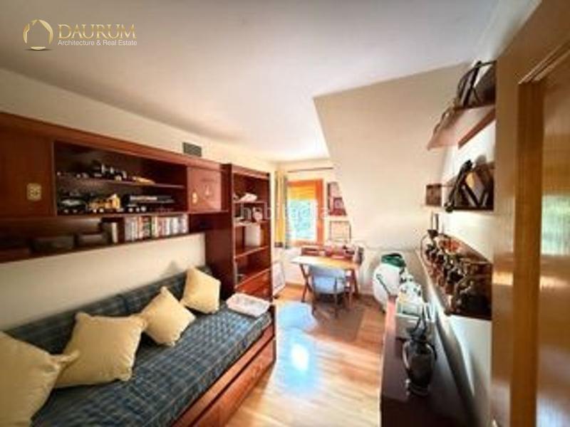 Foto 5b7dd127-67dd-4e97-813f-42e5855a65f3. Chalet con riscaldamento parcheggio piscina in Montealina Pozuelo de Alarcón