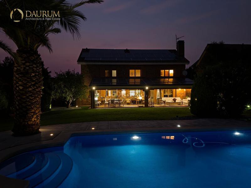 Foto 69dfc51c-58c0-44bf-bc28-8411bf149c16. Chalet con riscaldamento parcheggio piscina in Montealina Pozuelo de Alarcón