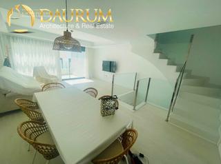 Maison jumelée  Pitágoras. Magnífico chalet de 4 plantas en torre de benagalbón