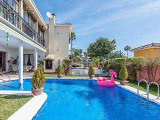Chalet  Magnolias. Inmejorable chalet independiente de 2 plantas en marbella
