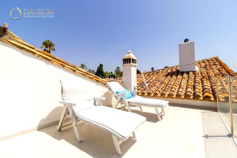 Foto 5fa0b465-ca7e-4989-85bd-0a4122dce57b. Casa adossada amb piscina a Bahía Dorada Estepona