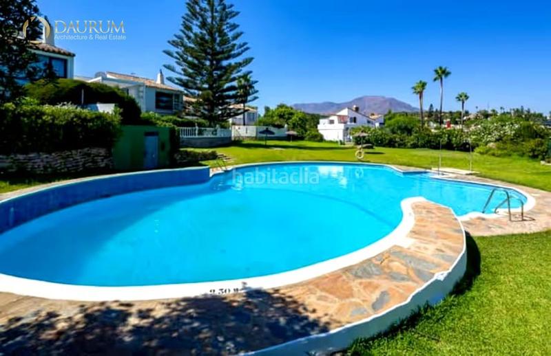 Foto 9e8acd9e-1f3f-4cda-a897-bbc05c813e16. Casa adossada amb piscina a Bahía Dorada Estepona
