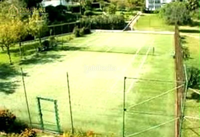 Foto da1b559e-7dc0-449f-adaa-dc57dcebd64d. Casa adossada amb piscina a Bahía Dorada Estepona