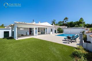 Chalet  Everest. Exclusiva villa de lujo en venta  elegancia, confort y ubicación