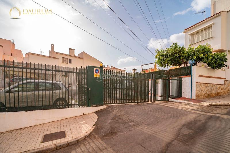 Foto 64bd32d8-6bb0-4d98-aa6d-3865e4c69c3d. Casa adossada amb calefacció aparcament piscina a Málaga