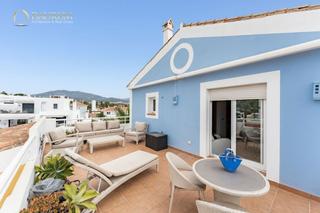 Duplex  Calle alquería 1 urb. cortijo del mar. Maravilloso dúplex de 3 habitaciones en estepona