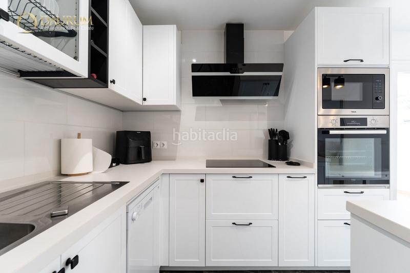 Foto 225e35f5-6c34-4703-8353-438d8e0eb3c0. Semi detached house with parking in Centro Mijas