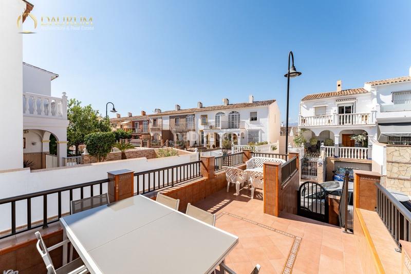 Foto 45102b6d-0fc1-4995-b868-8a1056886608. Semi detached house with parking in Centro Mijas