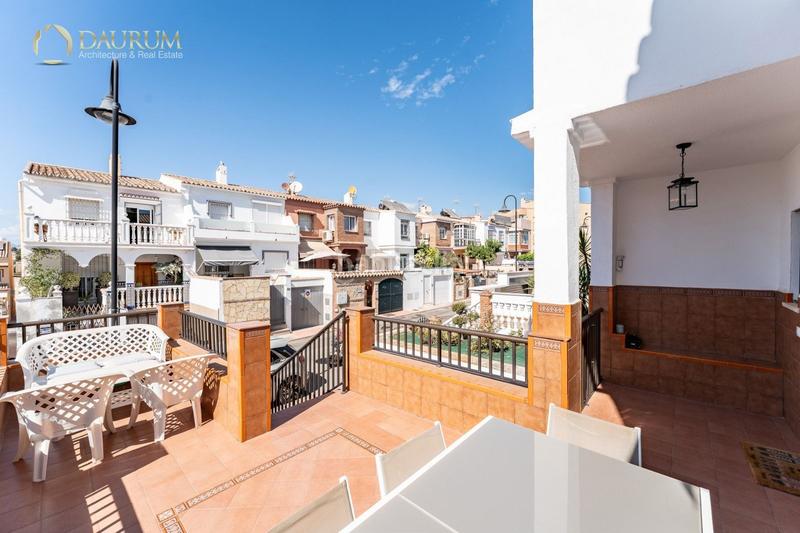 Foto ab2f8fbc-8935-4414-b7ae-54c33a35482d. Semi detached house with parking in Centro Mijas