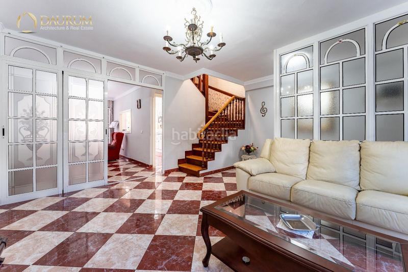 Foto 4be51c7a-9cb9-4fd6-bc49-19a056a2bdeb. Casa adossada amb aparcament a Pedregalejo - Morlaco Málaga