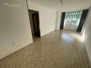 Appartement  Avenida pío baroja, 21. Estupenda oportunidad de 3 habitaciones en el palo