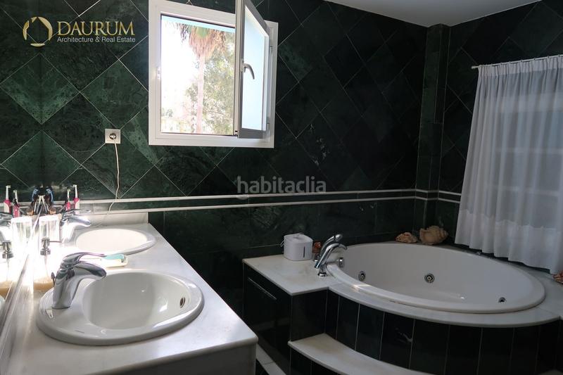 Foto b62f1896-eadb-41b0-bfc6-7e6861f9872a. Towny house with heating parking pool in Guadalmar Málaga