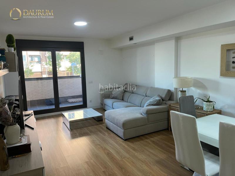 Foto 7fc4c3d3-66e5-43f5-95a7-fc6397c2e32a. Pis amb calefacció aparcament piscina a Palomeras Sureste Madrid