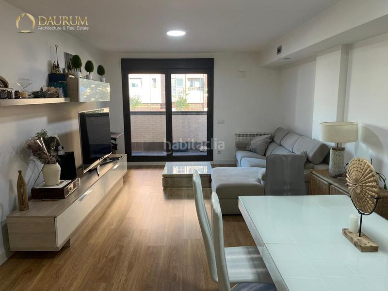 Foto ce00d4a4-854d-4526-abb6-310e2f8e1235. Pis amb calefacció aparcament piscina a Palomeras Sureste Madrid