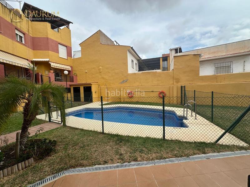 Foto 14d0f903-9841-4b49-a122-b3160702f8cc. Casa adossada amb calefacció aparcament piscina a Málaga