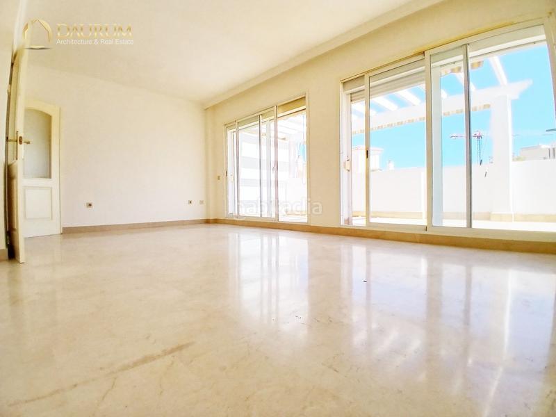 Foto 50d81eb0-092f-45fa-a5ac-9e6d3db3f6fe. Attico con riscaldamento parcheggio piscina in La Carihuela - Los Nidos Torremolinos