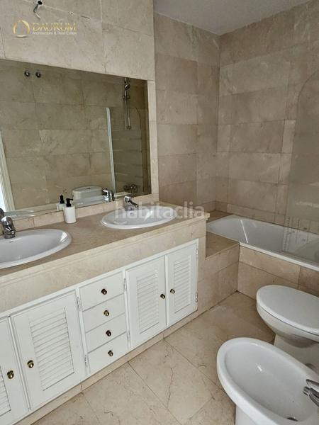 Foto 6e959195-96f8-4381-beb8-baab5e07dd83. Attico con riscaldamento parcheggio piscina in La Carihuela - Los Nidos Torremolinos