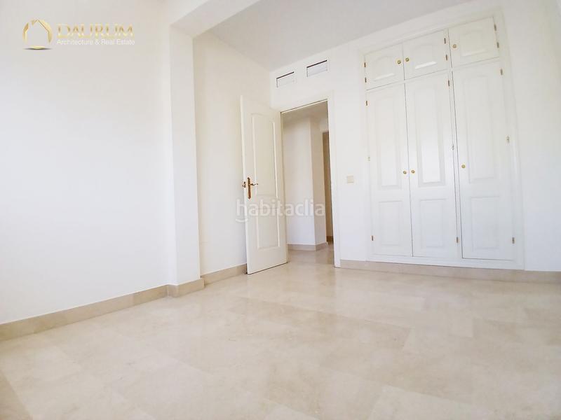 Foto c7ee4b4a-2fd5-4e2e-adac-8aea1fea655b. Attico con riscaldamento parcheggio piscina in La Carihuela - Los Nidos Torremolinos