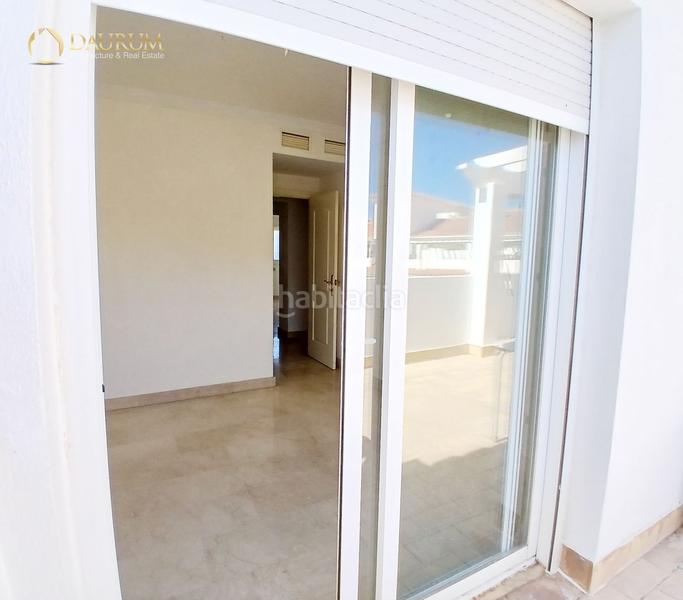 Foto f466ca1d-f623-44c3-97bb-b5fdcfc0323a. Attico con riscaldamento parcheggio piscina in La Carihuela - Los Nidos Torremolinos