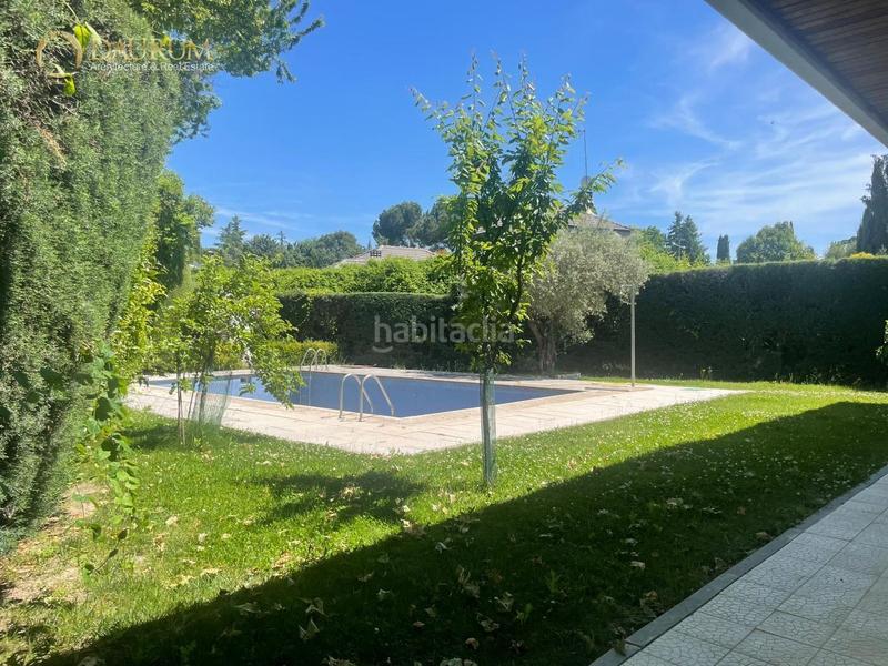 Foto 42a0cce7-1a2c-499b-9868-5de06c81cf6c. Xalet amb calefacció aparcament piscina a El Olivar de Mirabal Boadilla del Monte