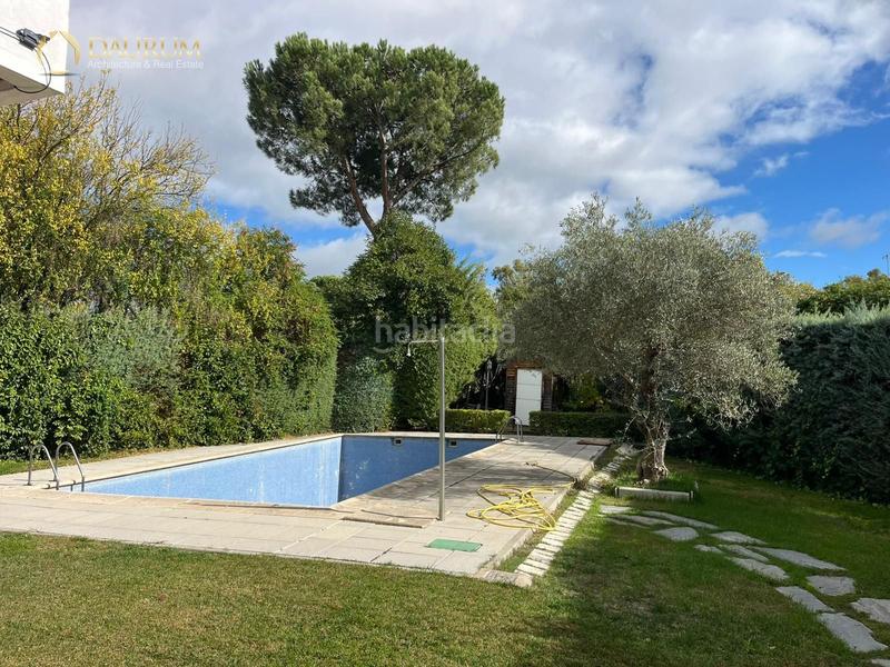 Foto b3dd8d22-5b32-43af-a716-ffe824e44a40. Xalet amb calefacció aparcament piscina a El Olivar de Mirabal Boadilla del Monte