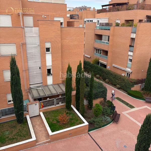 Foto bc41e527-73dc-42ce-ab75-19331d4d35d2. Lloguer àtic amb calefacció aparcament piscina a La Moraleja
