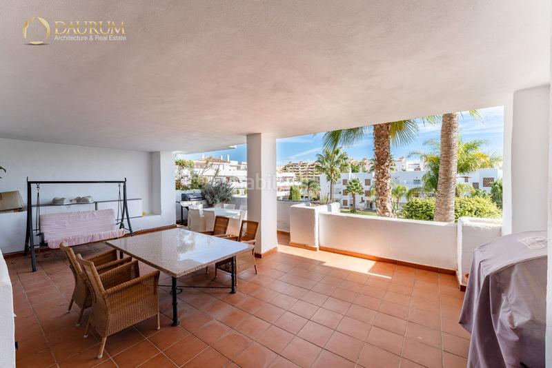 Foto f0d68e72-94f7-48db-8dec-3c05d00d9479. Appartamento con riscaldamento parcheggio piscina in Estepona