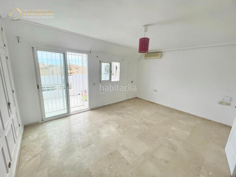 Foto bdb66f06-213f-4645-95e4-556bd9e81ce9. Casa adosada chalet adosado en venta en torrequebrada en Benalmádena