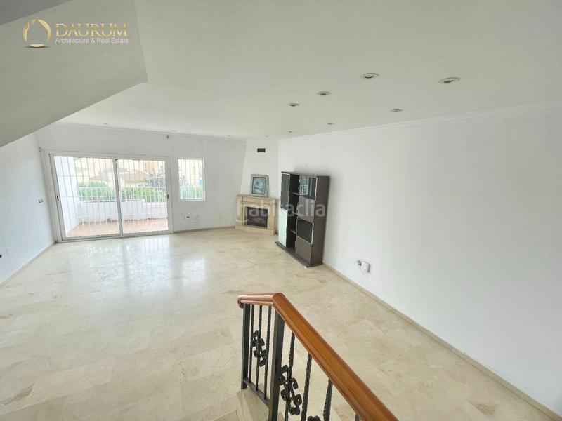 Foto c83822c9-8f69-4d3e-8cab-2151ee6d2c74. Casa adosada chalet adosado en venta en torrequebrada en Benalmádena