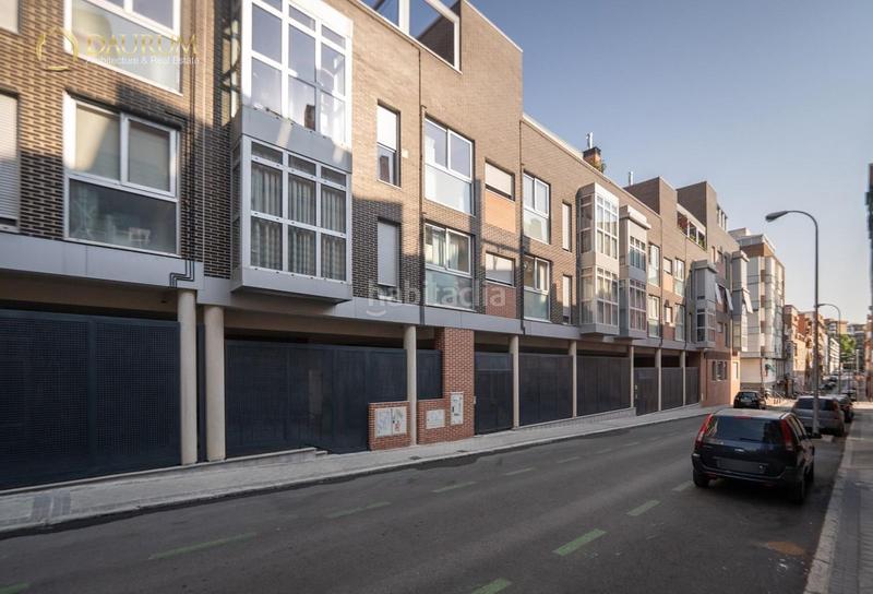 Foto 1ba8359f-fe98-4619-b8b3-10279790cd21. Dachwohnung mit heizung parking pool in Adelfas Madrid