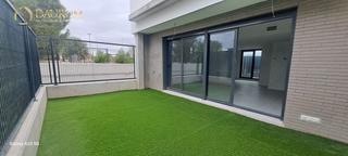 Reihenhaus  Calle del valle de navalmedio. Maravilloso chalet adosado de 4 plantas en torrejón de ardoz