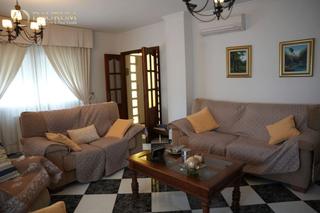 Casa  Avenida inmaculada concepción. Maravilloso chalet independiente de 5 habitaciones en arroyo de