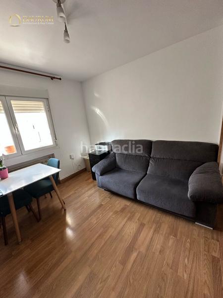 Foto a1748697-fae4-40d3-a45f-76c3f12a8aa0. Pis amb calefacció a Apóstol Santiago Madrid