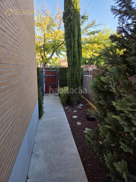 Foto 08d5cbf7-ae79-430d-8cfd-49ac57fa2bd1. Casa adossada amb calefacció aparcament piscina a Paracuellos de Jarama