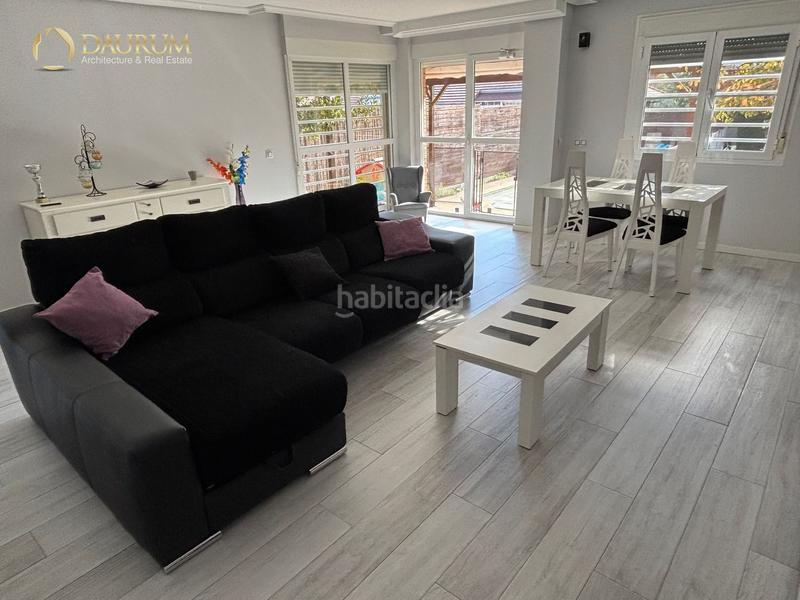 Foto 511da9f4-6cbf-4c0d-94b4-b6871202b83f. Casa adossada amb calefacció aparcament piscina a Paracuellos de Jarama