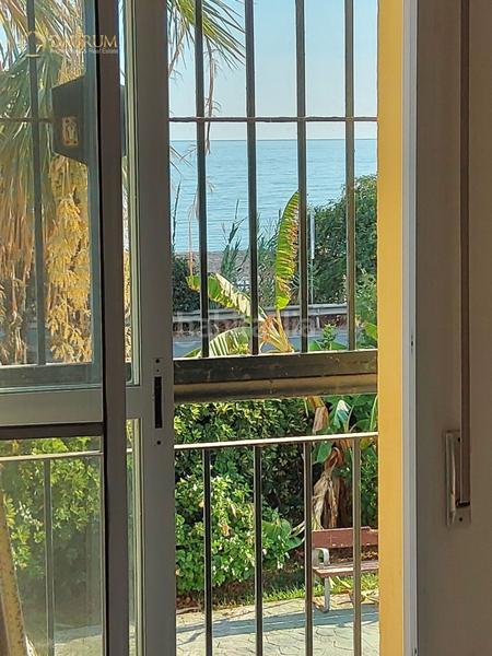 Foto df897be9-9776-45e8-93d5-fee4b4151e7c. Doppelhaus mit heizung pool in Chilches