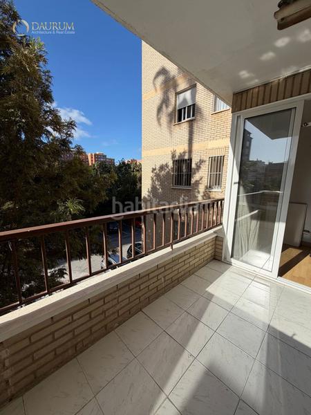 Foto b7b8f1e6-597f-4ed4-a976-7c0f00d8689d. Piso maravilloso piso de 4 habitaciones en carretera de cádiz en Málaga