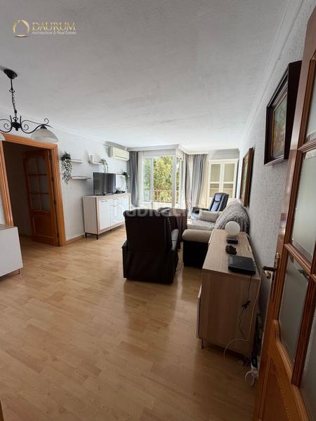 Foto cea5ef2e-2f46-4dc5-9cf3-bce5ad946126. Piso maravilloso piso de 4 habitaciones en carretera de cádiz en Málaga