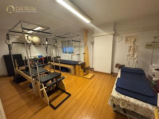 Local commercial  De la reina victoria. Fantástico local de 4 estancias en ciudad universitaria