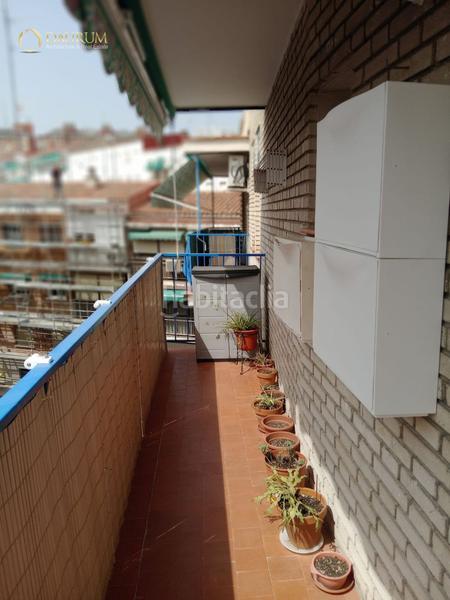 Foto 2a9044aa-ccaa-4ed4-9d85-91e7fc8cf130. Piso fantástico piso 3 habitaciones en Lucero en Lucero Madrid