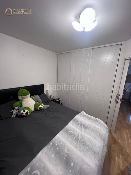 Foto d177467f-8caa-4084-999d-44b762f651d8. Pis amb calefacció a Apóstol Santiago Madrid