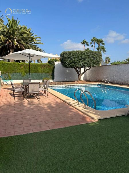 Foto 20cf056d-c56e-46f5-b0e6-e6c2c5889b45. Xalet amb aparcament piscina a Moncada