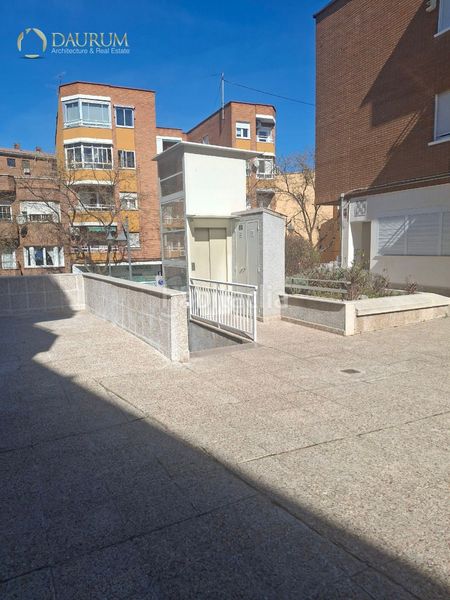 Foto 3feaf431-6bee-431d-9edd-fde3b5b1a154. Local comercial a Centro Alcobendas