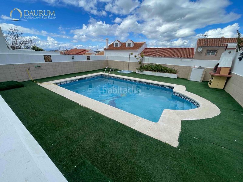 Foto 081cd865-fa44-4a11-b8f5-90f98b9768a3. Casa adossada amb calefacció aparcament piscina a Málaga