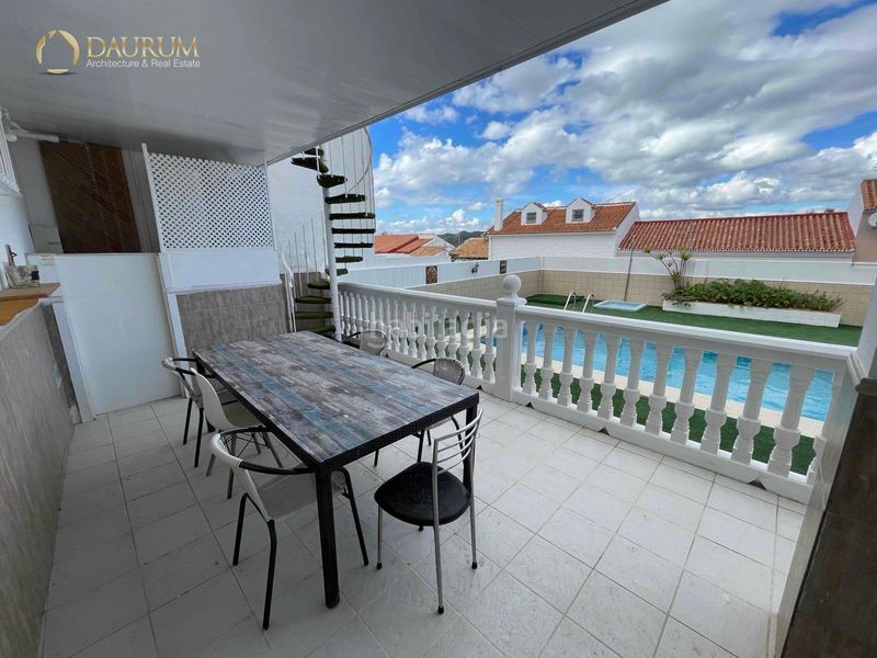 Foto 164309ea-e833-4a02-9b3d-f70050c221eb. Casa adossada amb calefacció aparcament piscina a Málaga