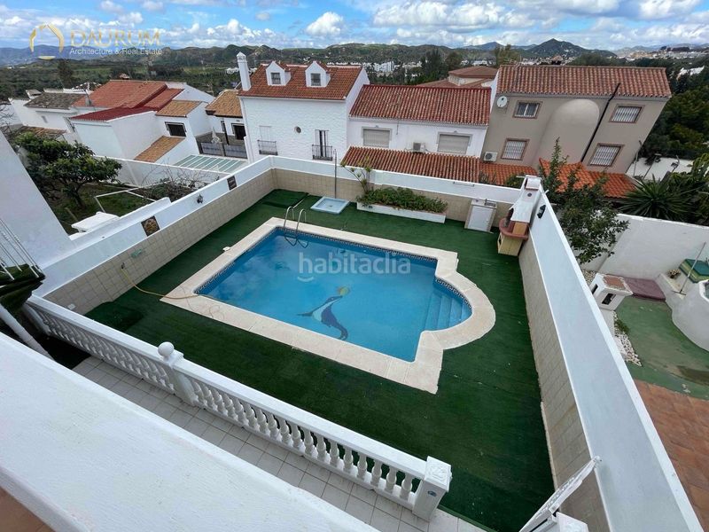 Foto 8da07fdc-7a1a-4520-93f5-5e5628d2194e. Casa adossada amb calefacció aparcament piscina a Málaga