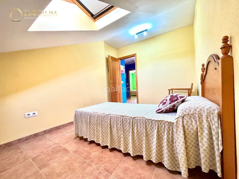 Foto 48087054-8493-4b6a-97da-eef39c23ded1. Casa aparellada amb aparcament a Corinto-Almardà Sagunt