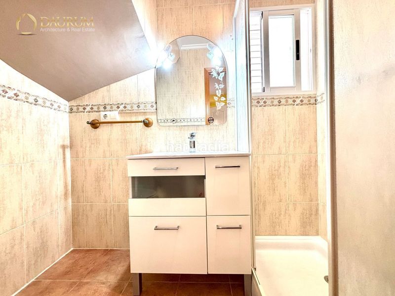 Foto acc8d571-38d7-4c13-8380-17a177c17868. Casa aparellada amb aparcament a Corinto-Almardà Sagunt