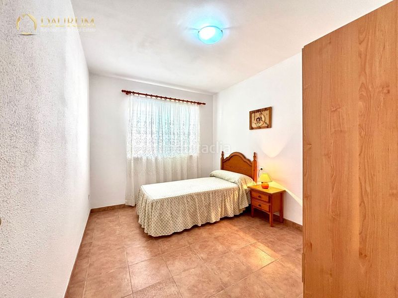 Foto c0772793-5067-4f9f-8221-707a4b707fed. Casa aparellada amb aparcament a Corinto-Almardà Sagunt