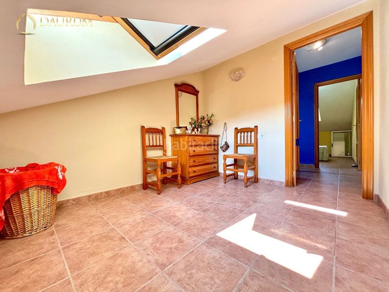 Foto d6c2a5ad-850b-453a-b3db-b81da01b72b6. Casa aparellada amb aparcament a Corinto-Almardà Sagunt